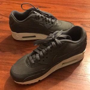 Nike Air Max. BRAND NEW